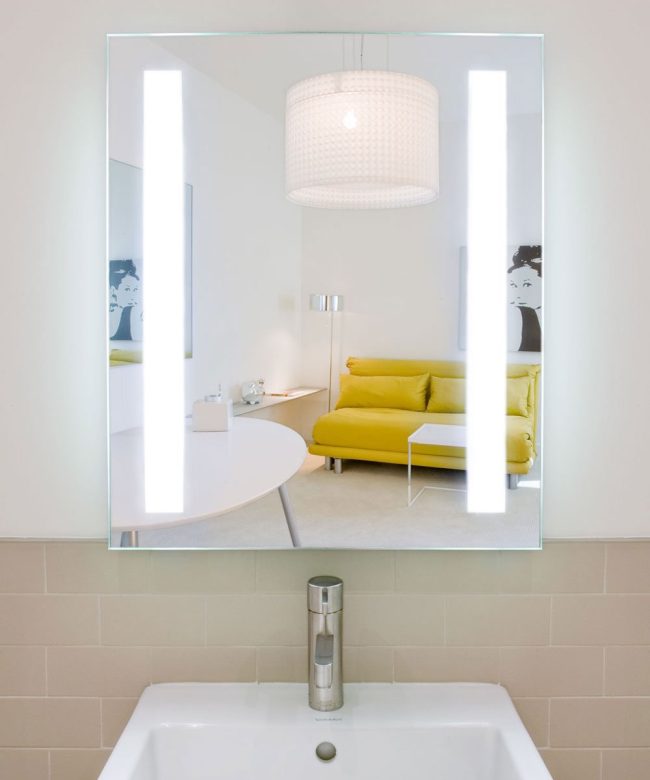 Fusion Lighted Mirror at the Hollywood